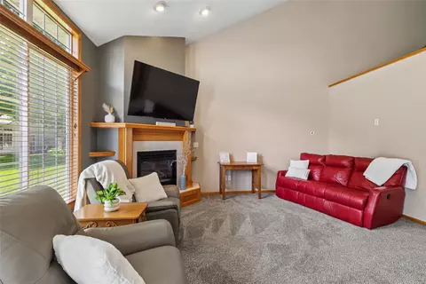 900 67th St #301, West Des Moines, IA 50266