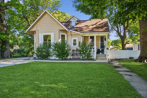 1903 Mondamin Ave, Des Moines, IA 50314