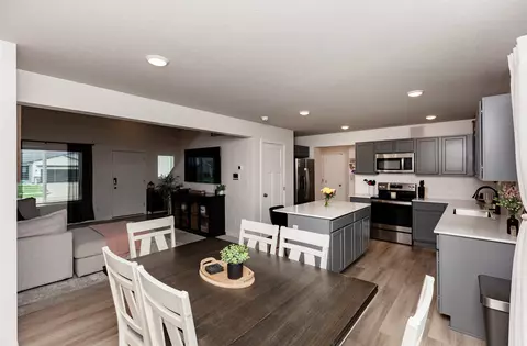 2104 Windcrest Dr, Granger, IA 50109