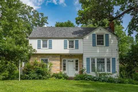 435 61st St, Des Moines, IA 50312