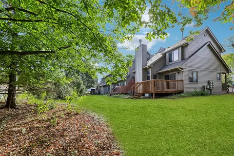 1070 50th St #12A, West Des Moines, IA 50266