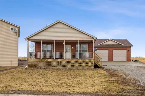 5365 Longhorn Trl, Melrose, IA 52569