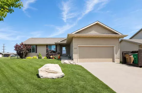2727 15th St SW, Altoona, IA 50009