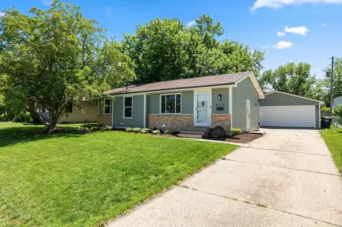 413 NE 7th St, Ankeny, IA 50021