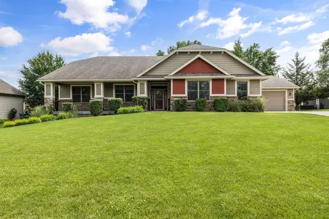 1406 Oakwood Dr, Polk City, IA 50226