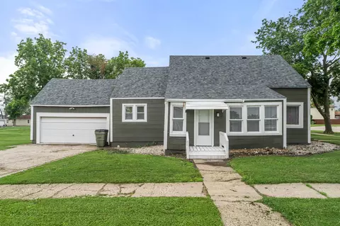 401 S Main St, Woodward, IA 50276