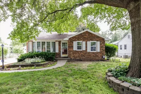 2232 Wakonda View Dr, Des Moines, IA 50321