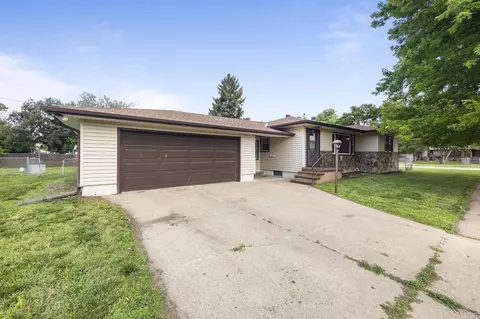 720 N 30th St, Council Bluffs, IA 51501