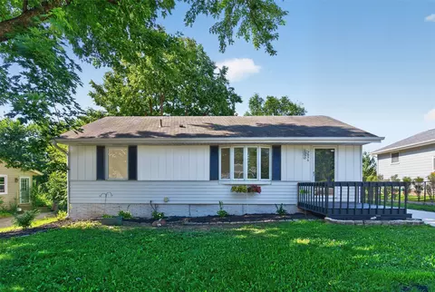4656 Hyperion Dr, Norwalk, IA 50211