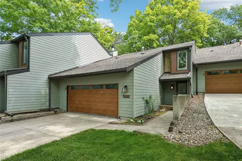 4909 W Park Dr, West Des Moines, IA 50266