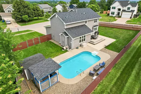 5410 SE 31st St, Des Moines, IA 50320