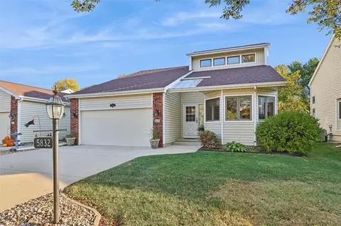 5832 Vista Dr, West Des Moines, IA 50266