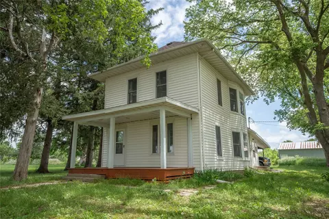 611 Maple St, Dexter, IA 50070