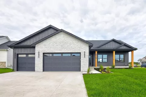 670 NW Concord Ln, Waukee, IA 50263