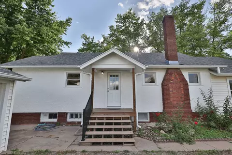 2164 230th St, Oskaloosa, IA 52577