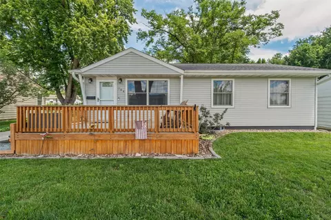 704 E 24th St S, Newton, IA 50208