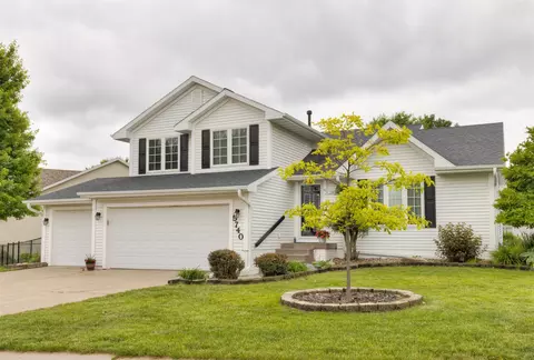 5740 NW 92nd Ct, Johnston, IA 50131