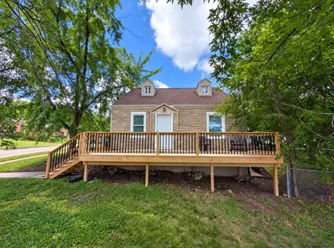 2906 Merle Hay Rd, Des Moines, IA 50310