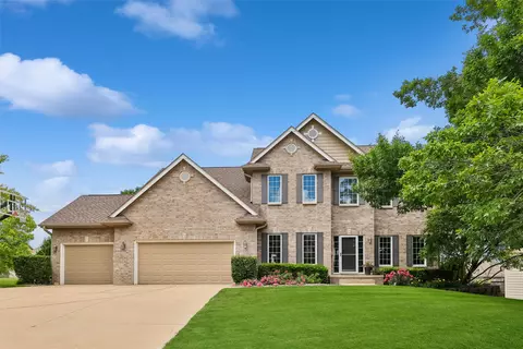 15109 Wilden Dr, Urbandale, IA 50323
