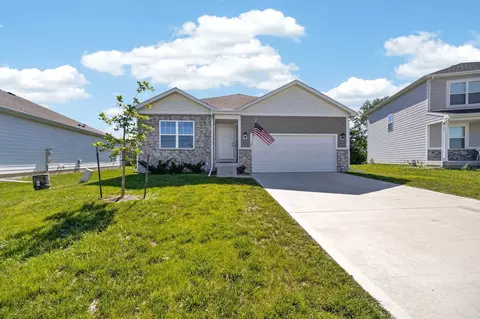 82 Dakota Cir, Waukee, IA 50263