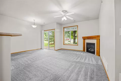 3400 SE Glenstone Dr #4, Grimes, IA 50111