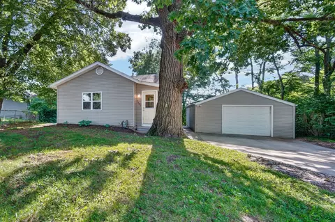 1405 E 37th St, Des Moines, IA 50317