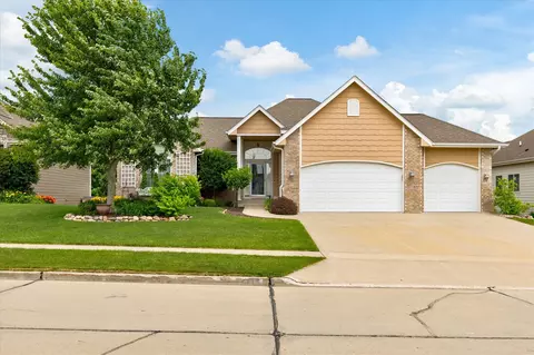 4115 140th St, Urbandale, IA 50323