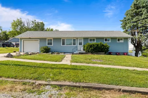 102 W 4th St, Casey, IA 50048