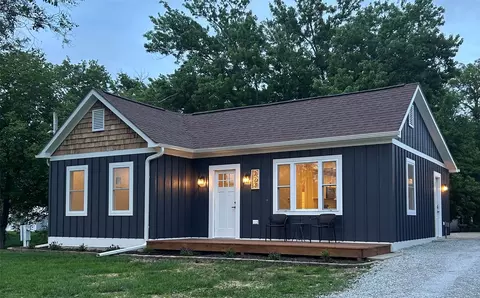 223 N Western St, Stuart, IA 50250