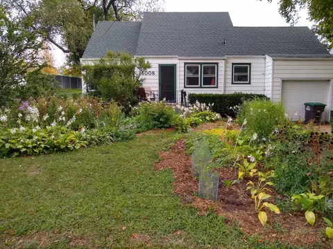 6008 University Ave, Des Moines, IA 50311