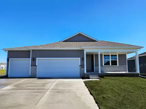231 39th St SW, Altoona, IA 50009