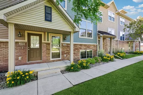 3600 SE Glenstone Dr #206, Grimes, IA 50111