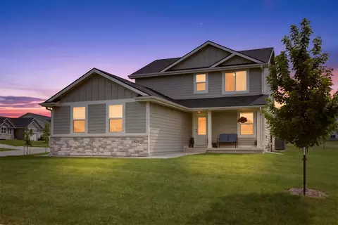 2825 SE Florence Dr, Waukee, IA 50263