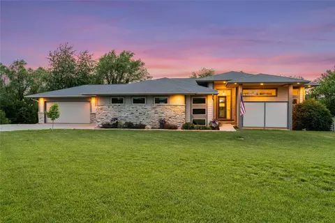 11890 NW 142nd St, Granger, IA 50109