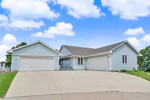 604 SE Tower Ct, Ankeny, IA 50021