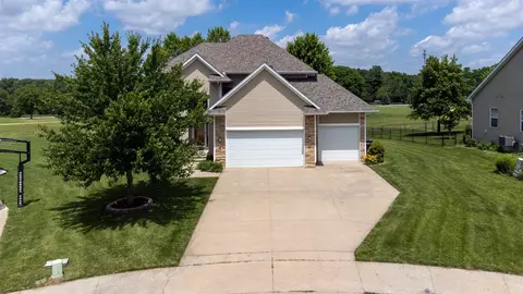 4850 Andrews Pl, Pleasant Hill, IA 50327