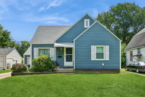 2501 49th St, Des Moines, IA 50310