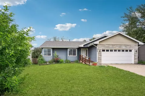 495 Bel Aire Dr, Waukee, IA 50263
