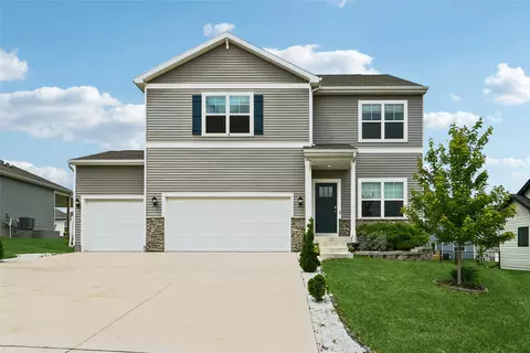 3890 Fieldstone Dr, Waukee, IA 50263
