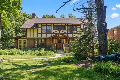 2920 Kingman Blvd, Des Moines, IA 50311