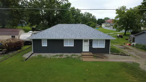 208 E Dewitt St, Pleasantville, IA 50225