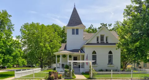 400 Percival Ave, Dallas Center, IA 50063