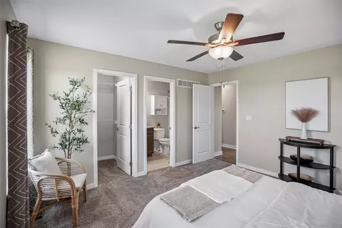 Bedroom - 1607 NE 2nd St, Stuart, IA 50250 photo 2 of 3