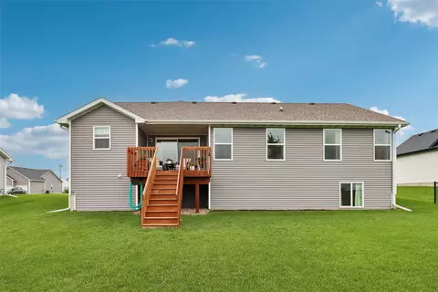 Exterior - 1607 NE 2nd St, Stuart, IA 50250 photo 4 of 6