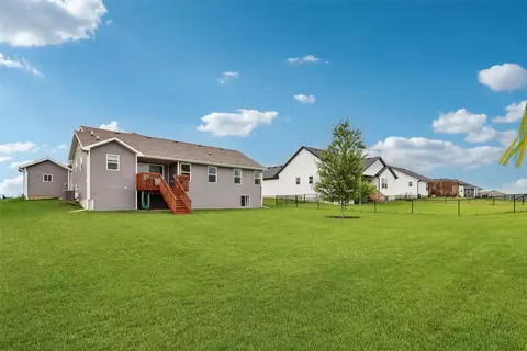 Exterior - 1607 NE 2nd St, Stuart, IA 50250 photo 5 of 6