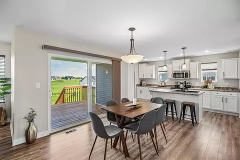 Dining - 1607 NE 2nd St, Stuart, IA 50250 photo 1 of 3