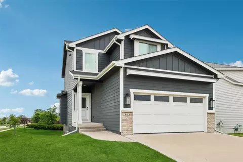 302 S 91st St, West Des Moines, IA 50266