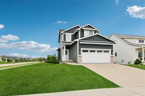 302 S 91st St, West Des Moines, IA 50266