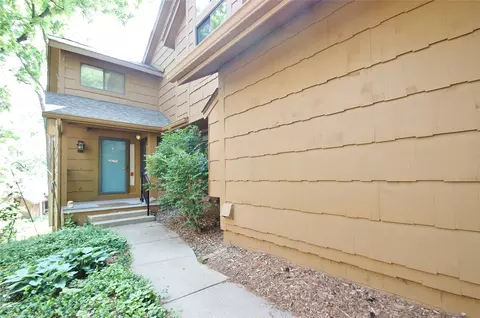 7047 Oak Brook Dr, Urbandale, IA 50322