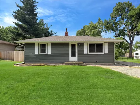 7171 NW 54th Ave, Urbandale, IA 50322